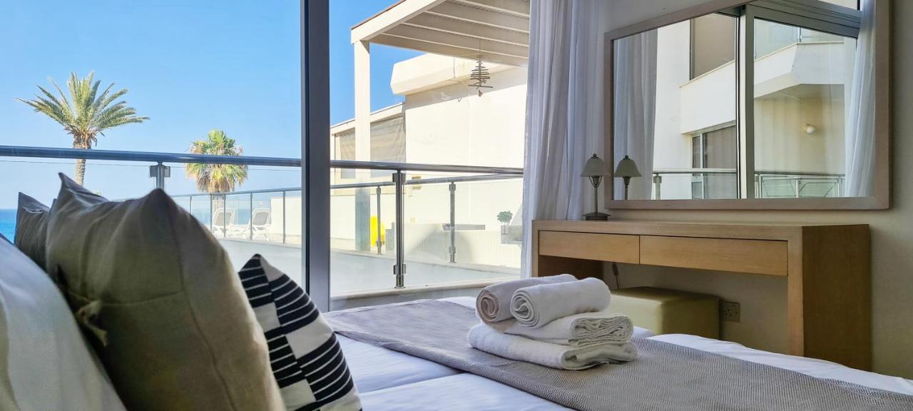 Phaedrus Living: Seafront Luxury Flat Pallini Court 113 Протарас Екстериор снимка